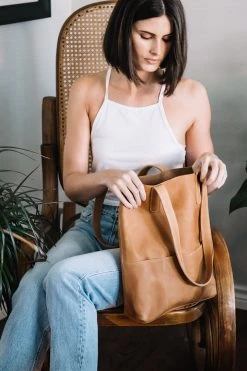 Purse & Clutch Outside Pockets Handbag - Caramel