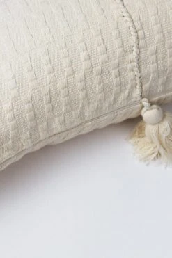 Archive New York Home Goods Antigua Lumbar Pillow - Natural White