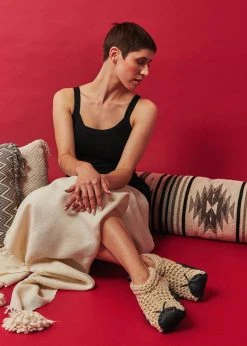 Chilote Best Sellers Unisex House Slippers - Black