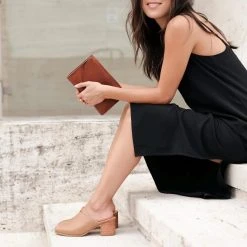 Nisolo Cleo Convertible Clutch Best Sellers