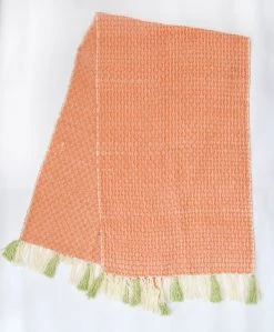 Zuahaza Diamond Uchuva Table Runner