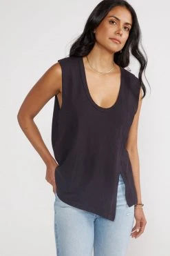 ÉTICA New Arrivals Devi Split Top