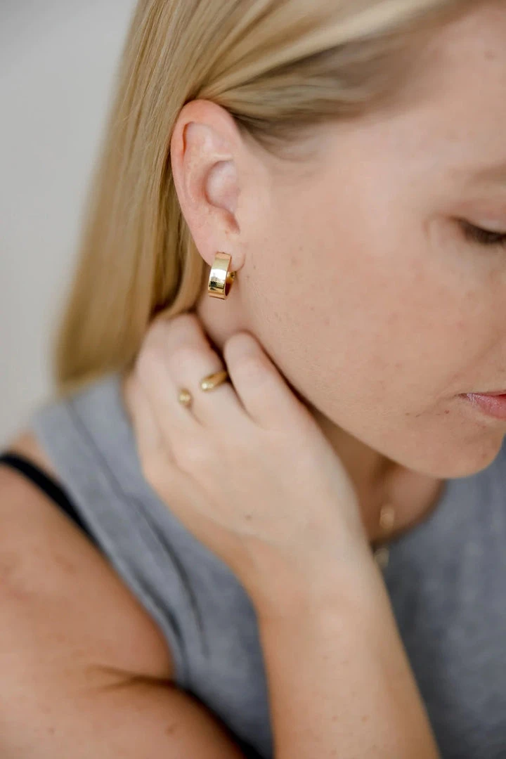 Abby Alley Everyday Hoops Jewelry 19 Abby Alley Everyday Hoops Jewelry