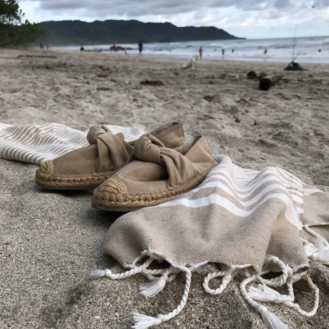 Hilana: Upcycled Cotton Fethiye Upcycled Turkish Towel / Blanket - Beige 4 Hilana: Upcycled Cotton Fethiye Upcycled Turkish Towel / Blanket - Beige