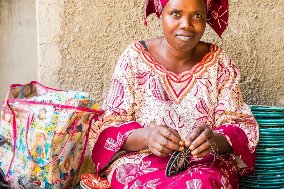 KAZI Home Goods Extra Large Black + White Modern Woven Wall Plate 6 KAZI Home Goods Extra Large Black + White Modern Woven Wall Plate