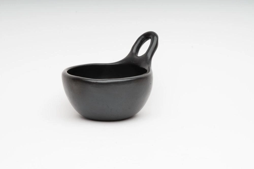 Magda Made Kitchen + Dining Oreja Ceramic Bowl 6 Magda Made Kitchen + Dining Oreja Ceramic Bowl
