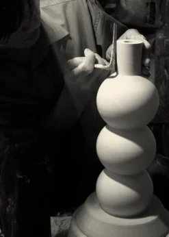 Middle Kingdom Glossy Mini Porcelain Vase 4