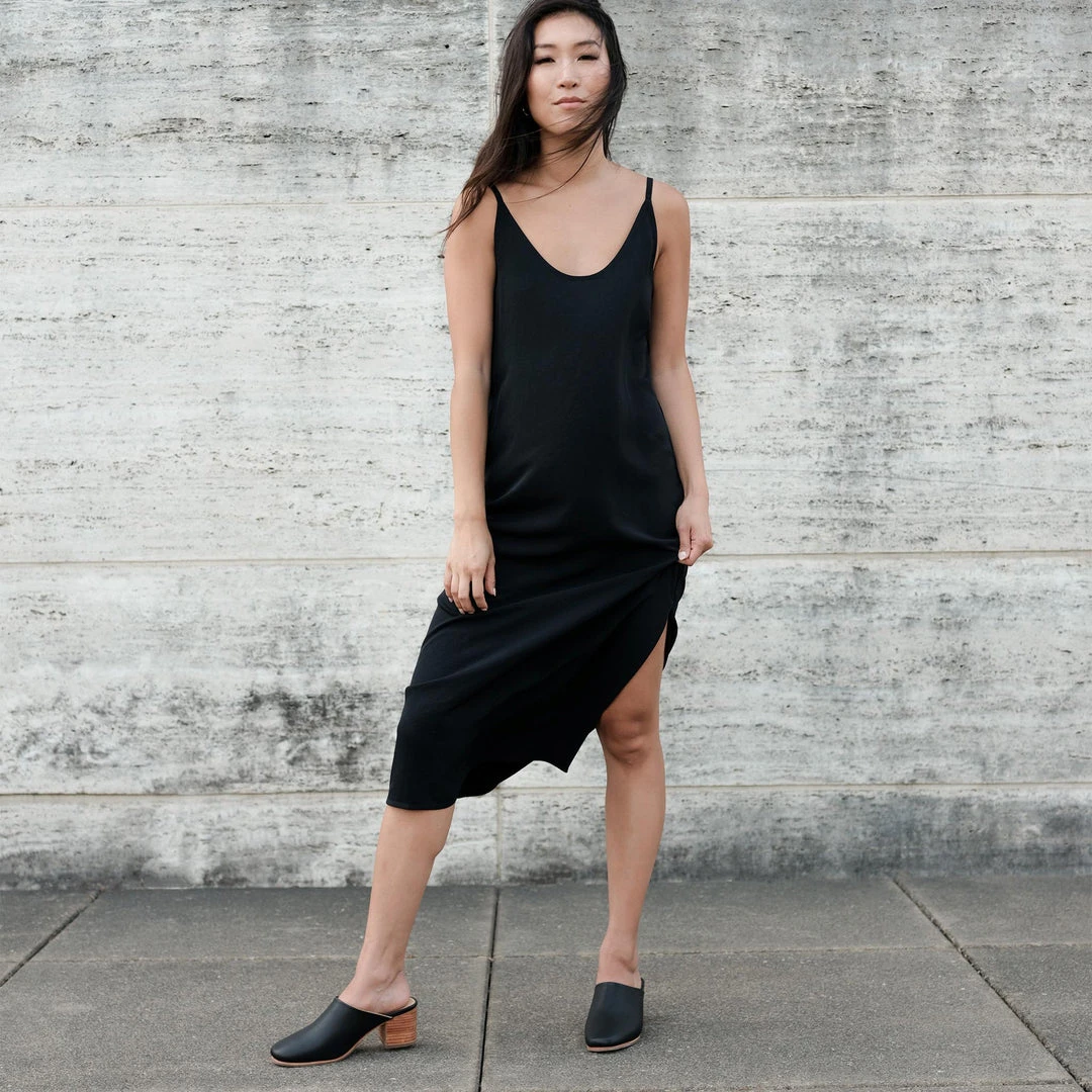 Nisolo All-Day Heeled Mule - Black 6 Nisolo All-Day Heeled Mule - Black