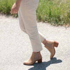 Nisolo Heeled Chelsea Boot - Almond Shoes