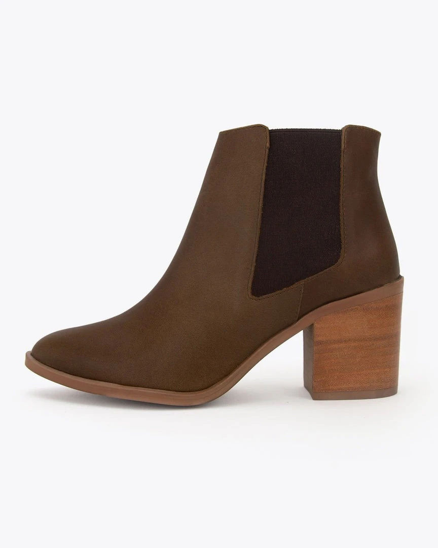 Nisolo Shoes Heeled Chelsea Boot - Chocolate 9 Nisolo Shoes Heeled Chelsea Boot - Chocolate