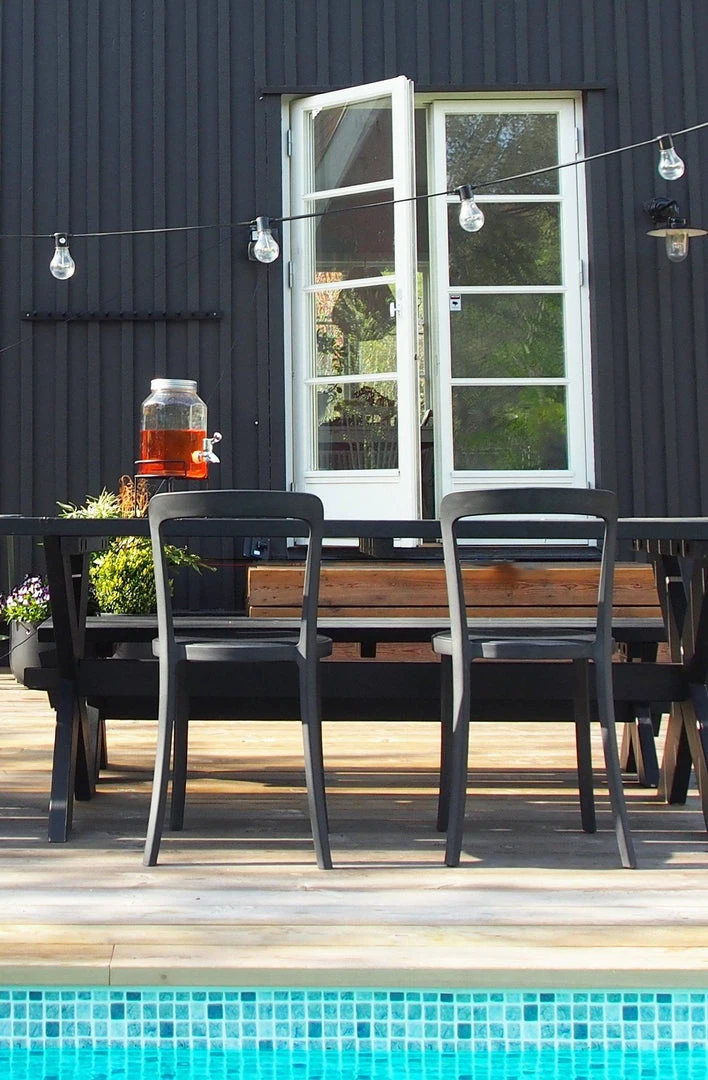 Emeco On & On Recycled Stacking Chair Furniture 17 Emeco On & On Recycled Stacking Chair Furniture