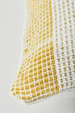 Zuahaza Páramo Throw Pillow Cover