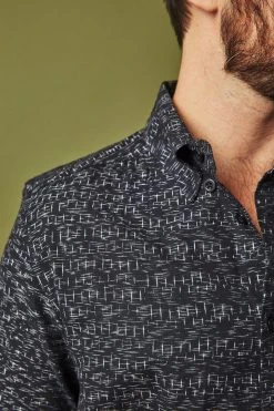 Passion Lilie Men's Timeless Button Down Shirt - Black