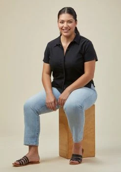 Poplinen Becky Linen Short Sleeve Button Down - Black