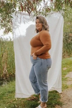 Mien Sol Mock Neck Long Sleeve Top