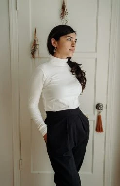 Mien Sol Mock Neck Long Sleeve Top