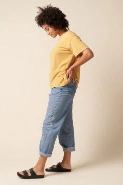 The Standard Stitch Boxy Crew - Golden Clothing 9 The Standard Stitch Boxy Crew - Golden Clothing