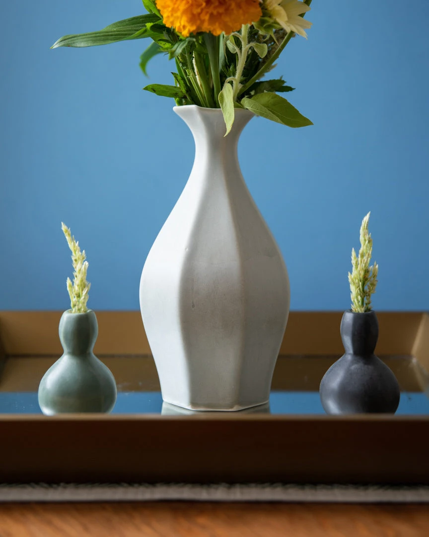 The Bright Angle Table Vase - Silk White 7 The Bright Angle Table Vase - Silk White