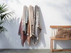 Coyuchi Home Goods Tomales Beach Towel - Rosehip / Deep Ocean