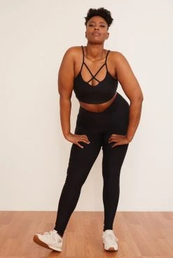 Wolven Activewear + Athleisure Reversible Crisscross Four-Way Recycled Top - Onyx