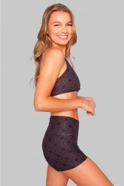 Wolven Crossover Recycled High-Waisted Short - Summit Activewear + Athleisure