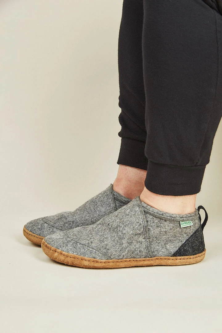 Kyrgies Women's Wool Tengries Slippers - Gray 4 Kyrgies Women's Wool Tengries Slippers - Gray