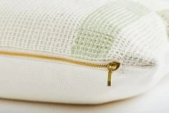 Zuahaza Páramo Throw Pillow Cover