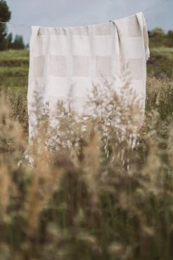 Zuahaza Home Goods Sumapaz Large Throw Blanket